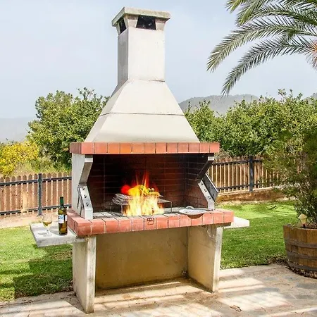 In Sleeps 8 With Pool Air Con And Wifi Argaka